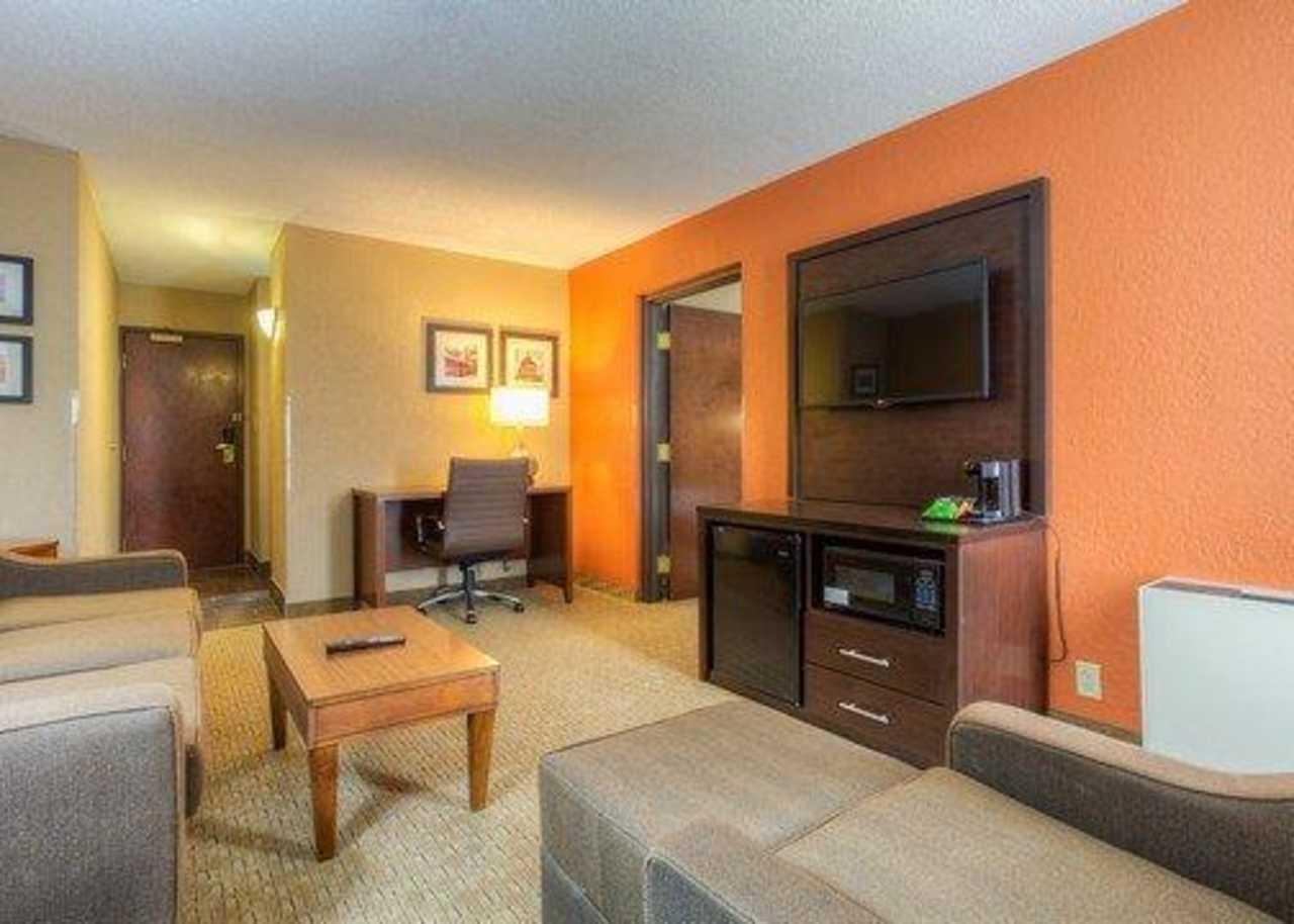 Comfort Inn & Suites Evansville Airport Eksteriør billede