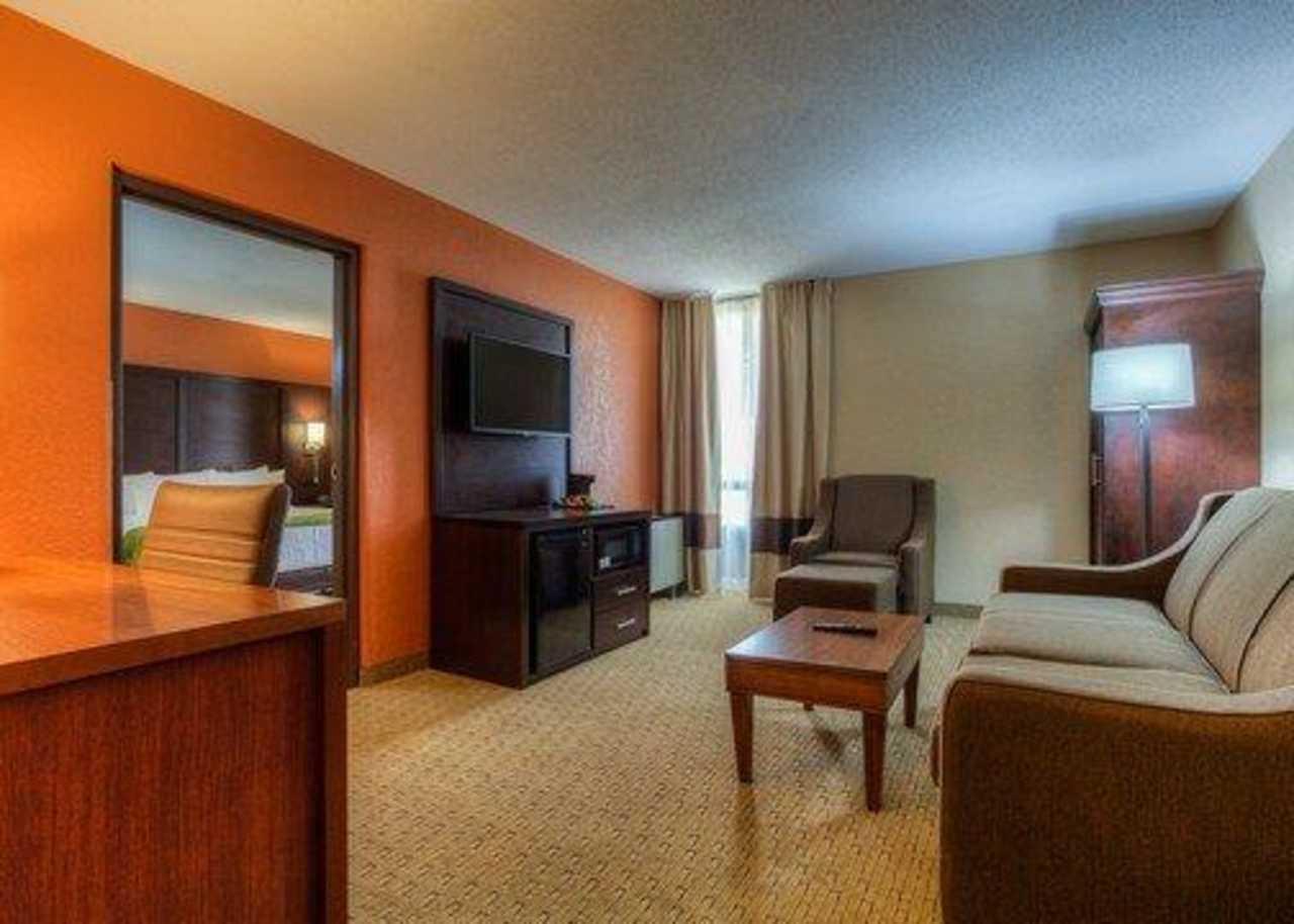 Comfort Inn & Suites Evansville Airport Eksteriør billede