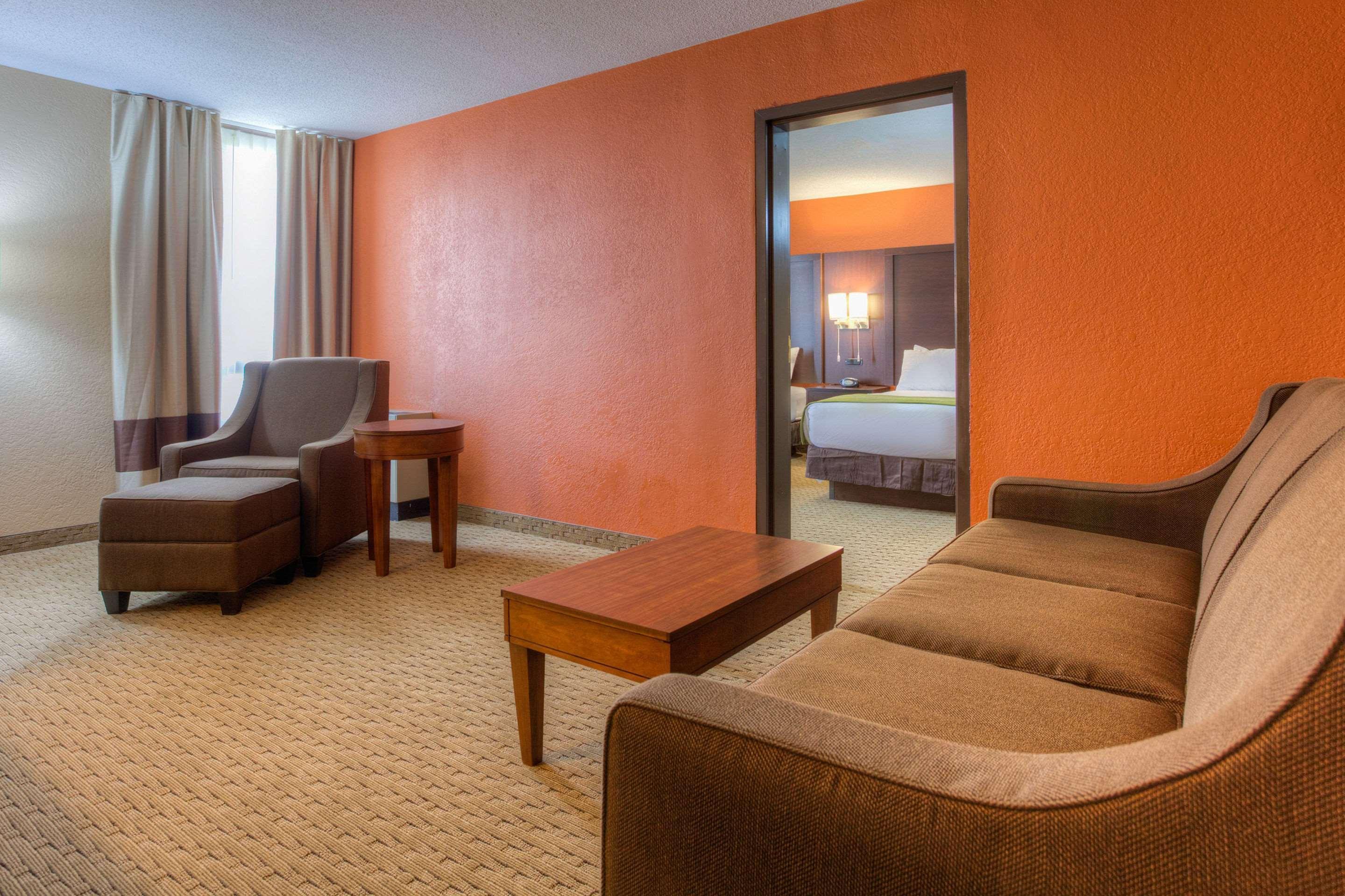 Comfort Inn & Suites Evansville Airport Eksteriør billede